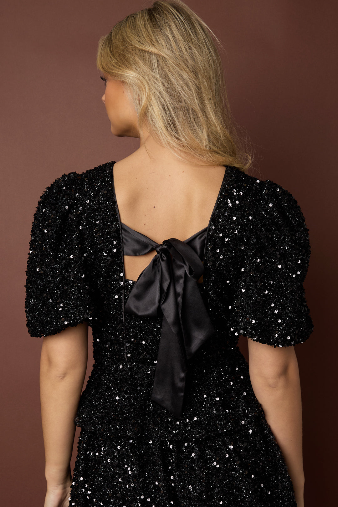 Elegant Sequined Short Sleeve Top 