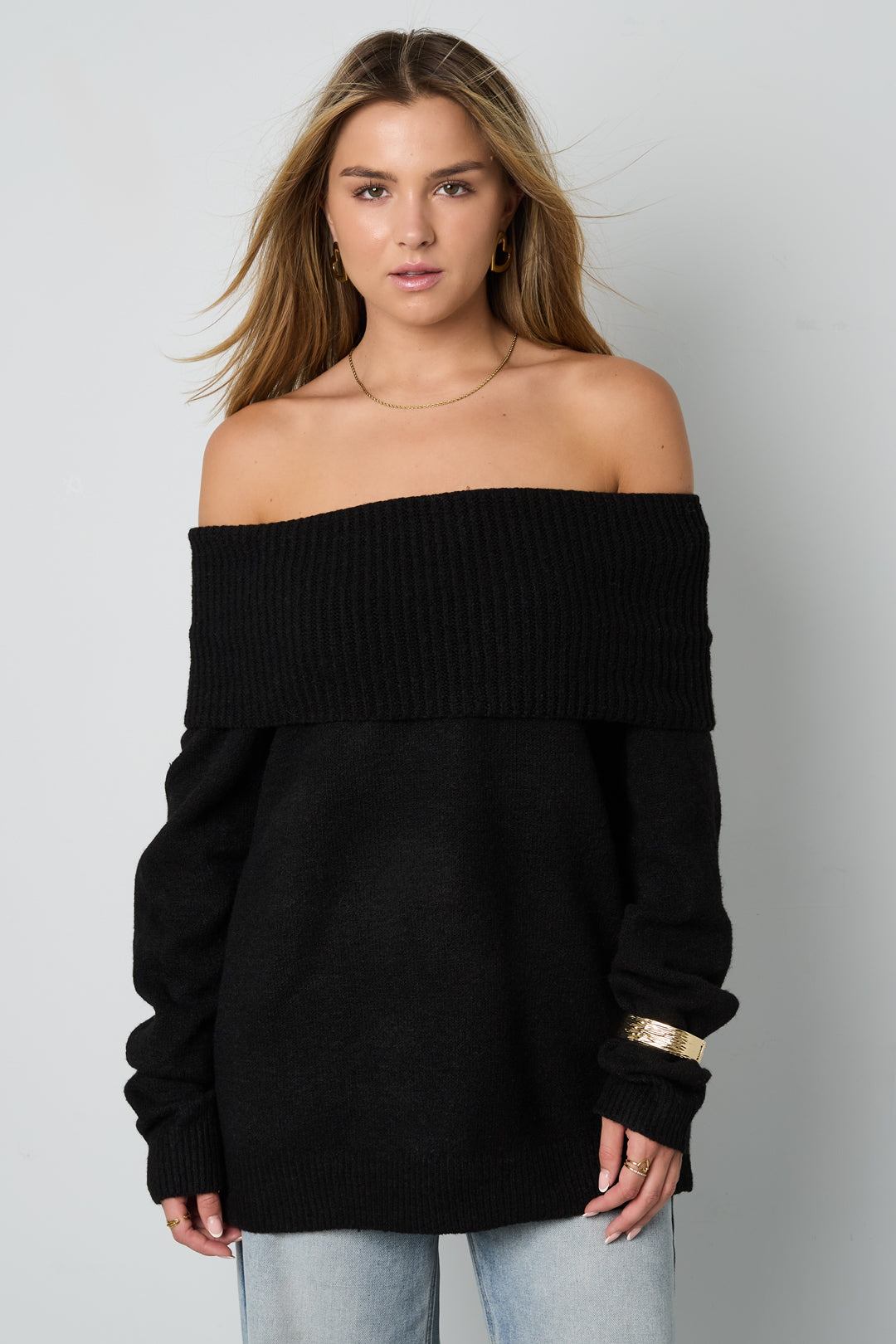 Knitted Women's Off-Shoulder Sweater Elegant 