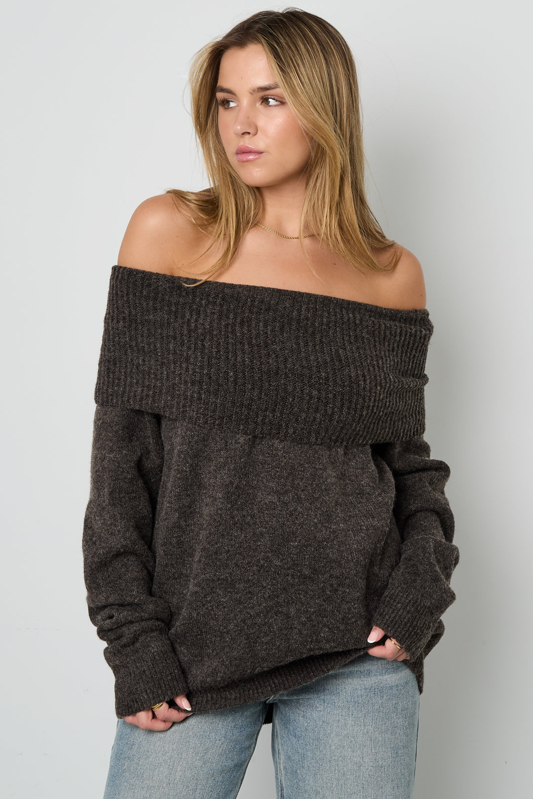 Knitted Women's Off-Shoulder Sweater Elegant 